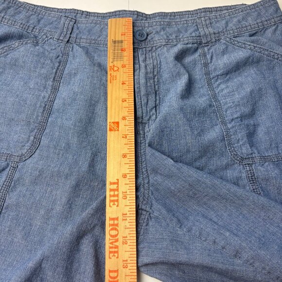 St. Johns Bay Womens Blue Chambray Cargo Shorts 18W Cottage Boho Vtg - Picture 7 of 7